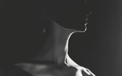Portrait of a Faceless Woman
